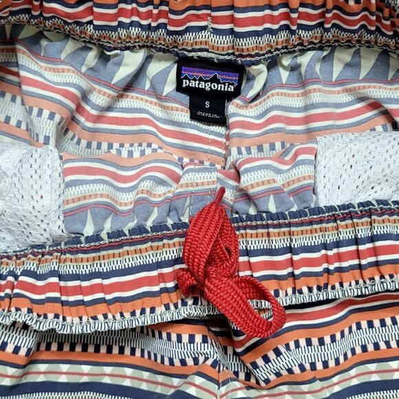 Patagonia Barely Baggie Shorts Size Small - Picture 6 of 7